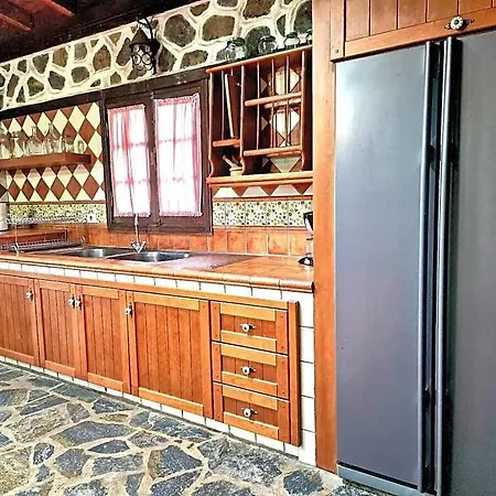 Loros Icod De Vinos By Hrtenerifenet Tenerife Island